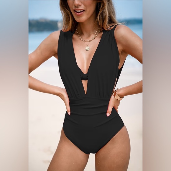 Brand new CupShe XS two piece they looks like a one piece swimsuit - Picture 2 of 9